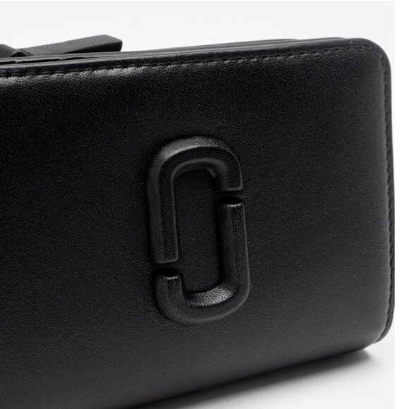 Marc Jacobs Smooth Black Leather Compact Wallet - Picture 6 of 6